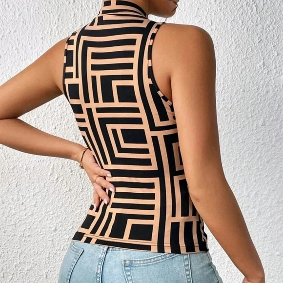 Geo Print Mock Neck Tank Top - Picture 5 of 5